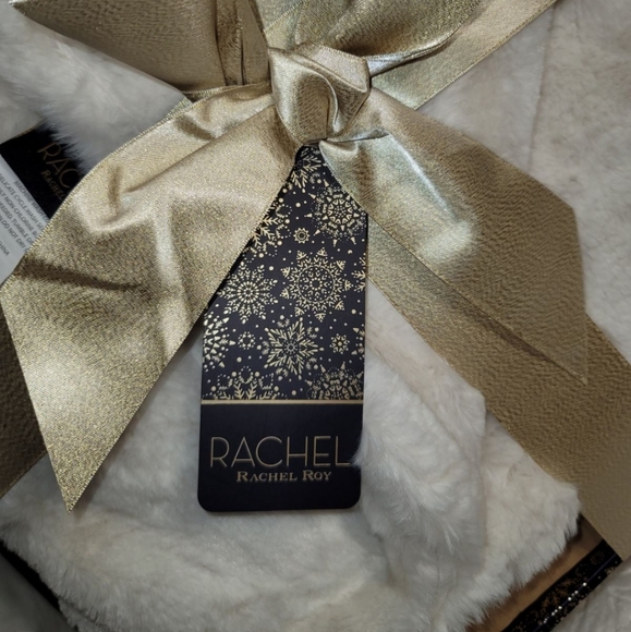 SOLD!! Rachel Rachel Roy Double Sided Faux Fur Throw Blanket with Gift Box - Picture 3 of 7